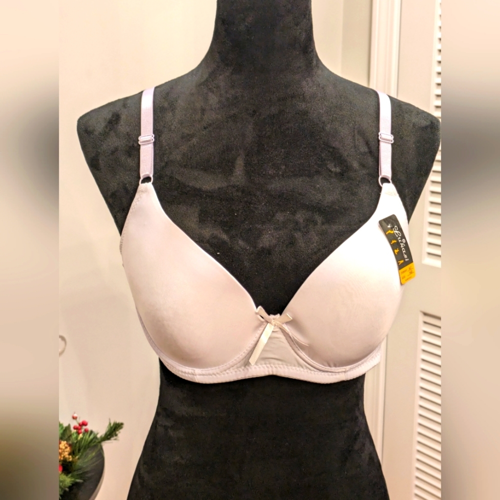 Women's Lukasi Bra Size 40 D. New